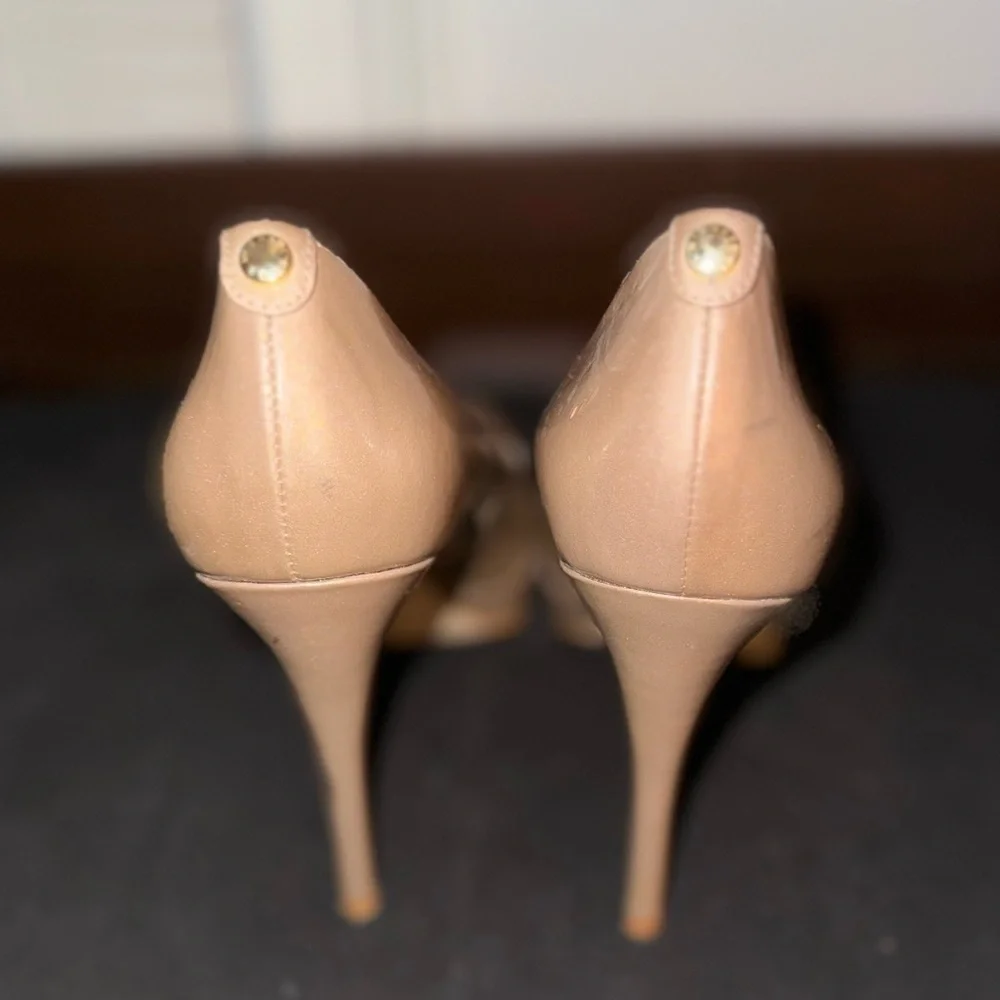 Michael Kors Gold Peep Toe Heels EUC